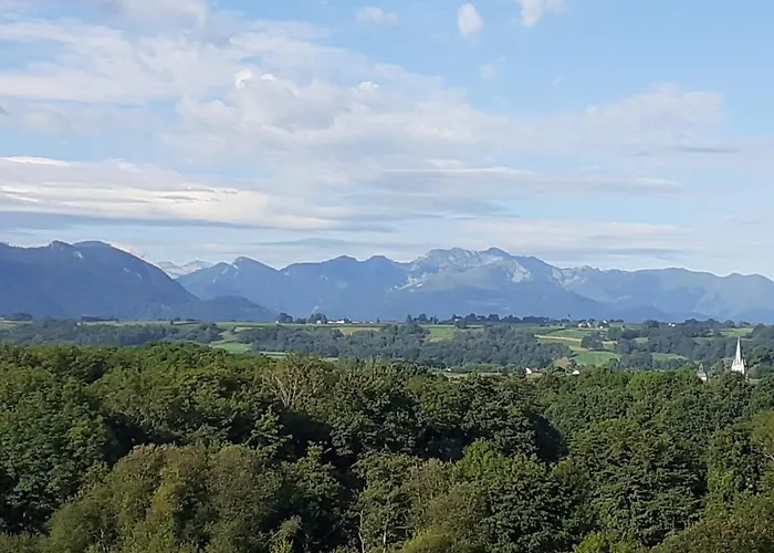 Bellevue לינה וארוחת בוקר Pontacq